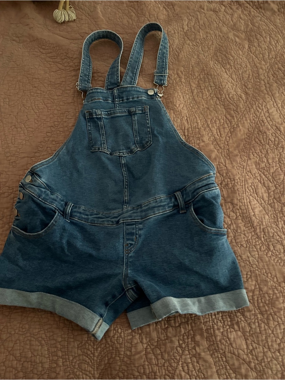 Maternity overalls! Great conditions and perfect for summer. Size 4